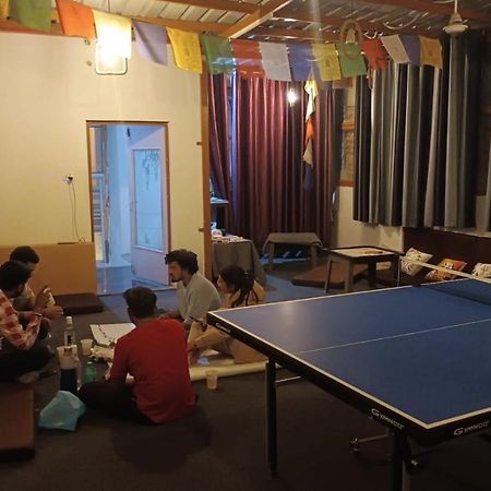 Olt Hostel Rishīkesh Buitenkant foto
