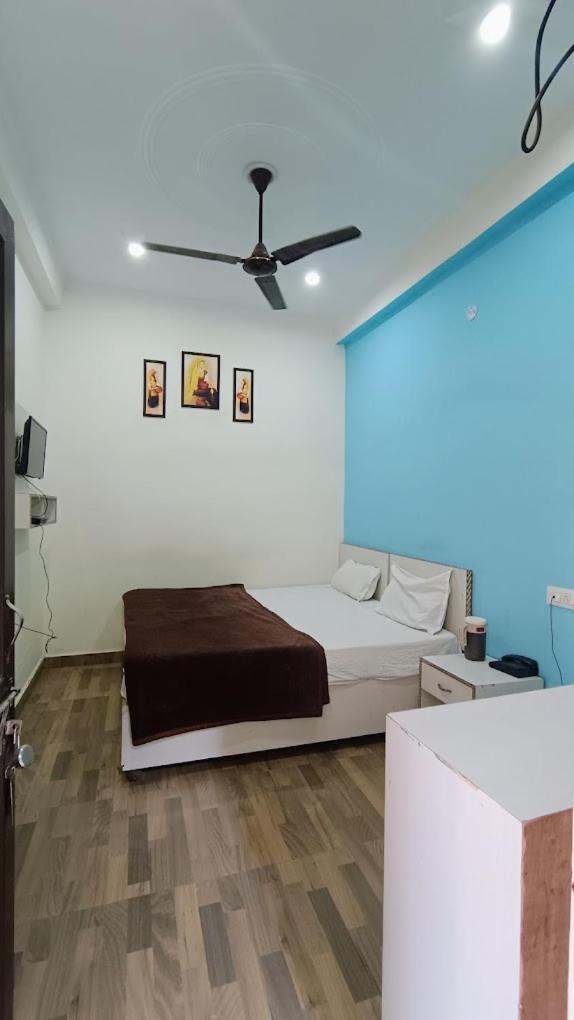 Olt Hostel Rishīkesh Buitenkant foto