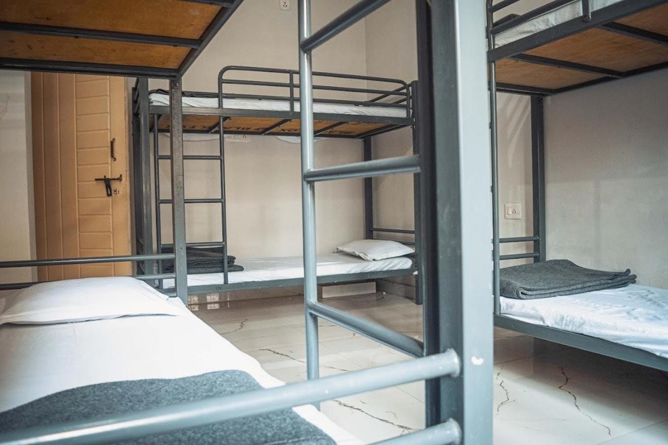 Olt Hostel Rishīkesh Buitenkant foto